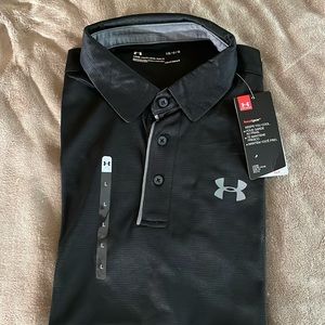 Under Armour large short sleeve